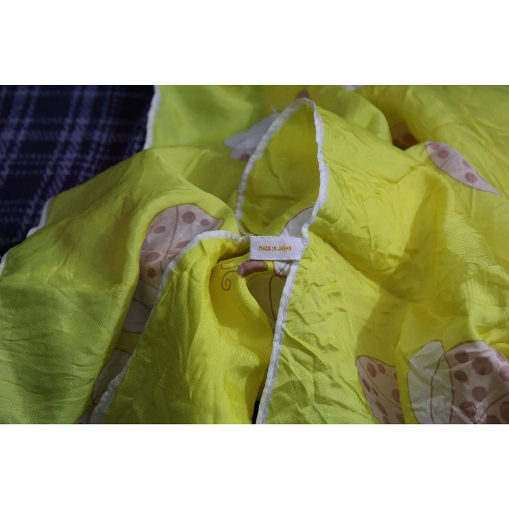 Vintage Made in Japan Yellow Ladybug Scarf - Picture 4 of 5